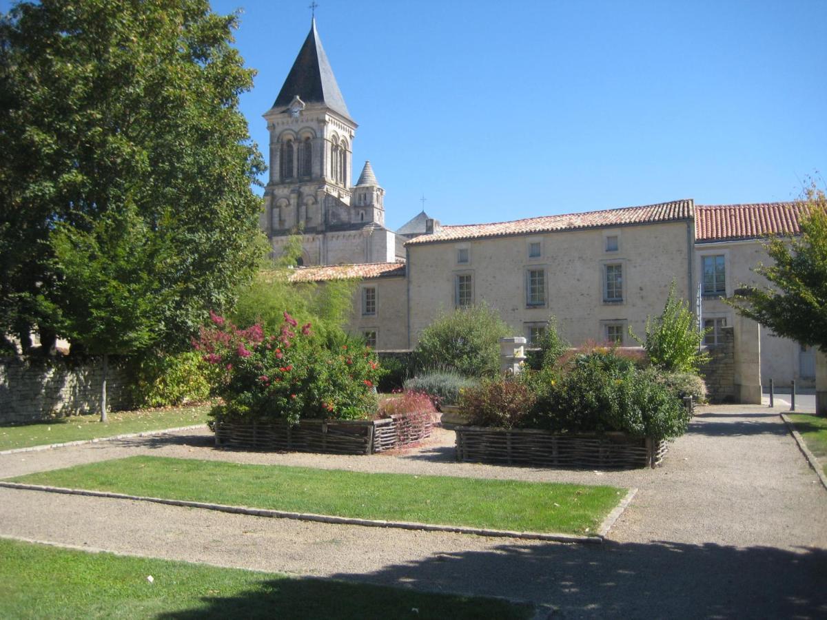 Chambres d'hôtes de l'Abbaye Nieul-sur-l'Autise Extérieur photo